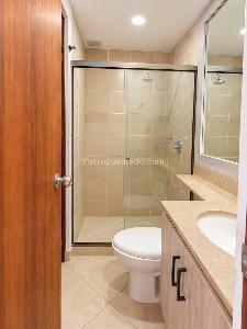 Apartamento de 3 alcobas en arriendo en Los Balsos, Medellín, 187 m² · foto 9 de 11
