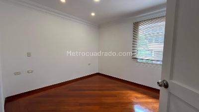 Casa de 4 alcobas en venta en El Esmeraldal, Envigado, 226 m² · foto 16 de 20