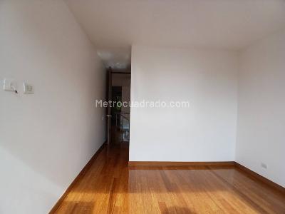 Casa de 3 alcobas en arriendo en San Lucas, Envigado, 228 m² · foto 11 de 20