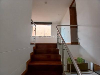Casa de 3 alcobas en arriendo en San Lucas, Envigado, 228 m² · foto 8 de 20