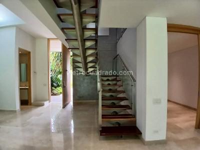 Casa de 3 alcobas en arriendo en San Lucas, Envigado, 448 m² · foto 6 de 20