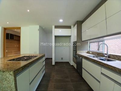 Casa de 3 alcobas en arriendo en San Lucas, Envigado, 448 m² · foto 9 de 20