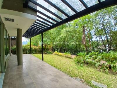 Casa de 3 alcobas en arriendo en San Lucas, Envigado, 455 m² · foto 4 de 20