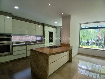 Casa de 3 alcobas en arriendo en San Lucas, Envigado, 455 m² · foto 6 de 20