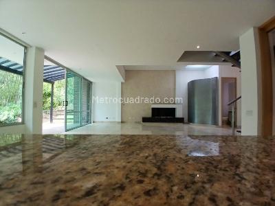 Casa de 3 alcobas en arriendo en San Lucas, Envigado, 455 m² · foto 7 de 20