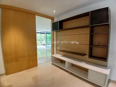 Casa de 3 alcobas en arriendo en San Lucas, Envigado, 455 m² · foto 8 de 20