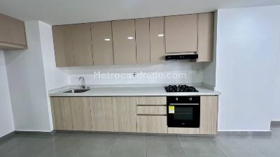 Apartamento de 3 alcobas en arriendo en Alameda, Medellín, 80 m² · foto 2 de 15