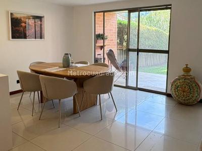 Casa de 4 alcobas en arriendo en Loma Del Escobero, Envigado, 300 m² · foto 13 de 20