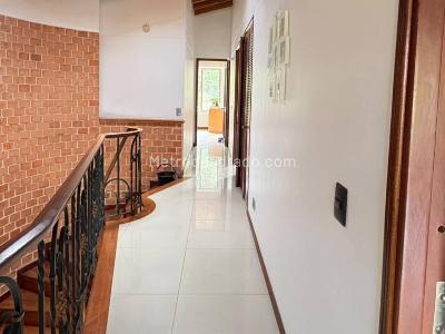 Casa de 4 alcobas en arriendo en Loma Del Escobero, Envigado, 300 m² · foto 14 de 20