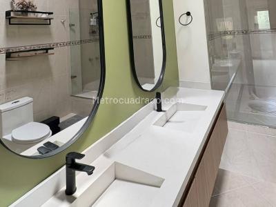 Casa de 4 alcobas en arriendo en Loma Del Escobero, Envigado, 300 m² · foto 19 de 20