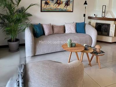 Casa de 4 alcobas en arriendo en Loma Del Escobero, Envigado, 300 m² · foto 4 de 20