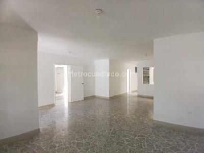 Casa de 4 alcobas en arriendo en Lorena, Medellín, 210 m² · foto 2 de 20