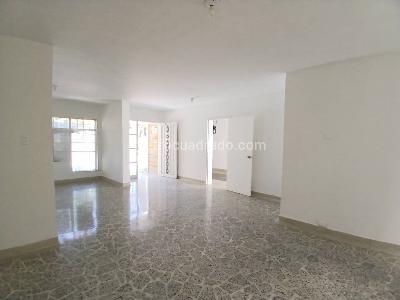 Casa de 4 alcobas en arriendo en Lorena, Medellín, 210 m² · foto 3 de 20