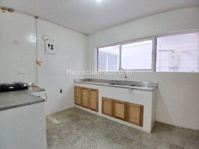 Casa de 4 alcobas en arriendo en Lorena, Medellín, 210 m² · foto 9 de 20