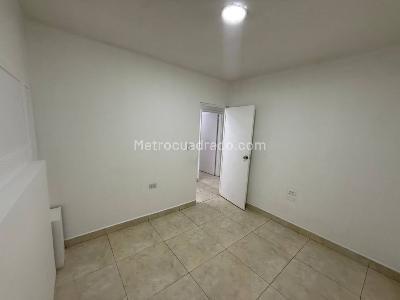 Casa de 5 alcobas en arriendo en La Castellana, Medellín, 190 m² · foto 11 de 20