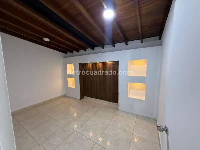 Casa de 5 alcobas en arriendo en La Castellana, Medellín, 190 m² · foto 17 de 20