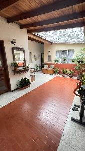 Casa de 5 alcobas en venta en Belen Fatima, Medellín, 224 m² · foto 2 de 12