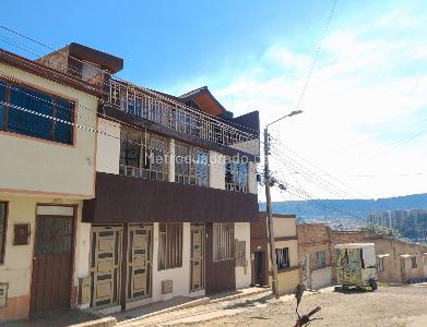 Casa de 5 alcobas en venta en Los Lanceros, Tunja, 185 m² · foto 18 de 20