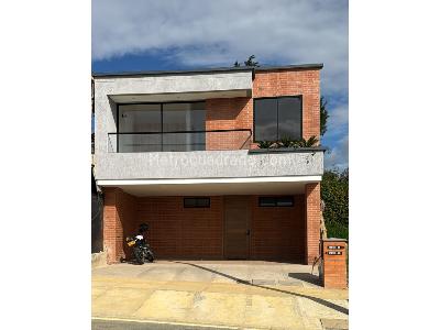 Casa de 4 alcobas en venta en San Antonio De Pereira, Rionegro, 186 m² · foto 2 de 20