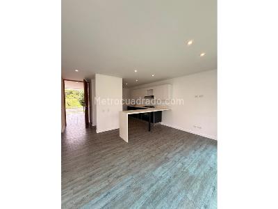 Casa de 3 alcobas en venta en Barro Blanco, Rionegro, 200 m² · foto 4 de 17