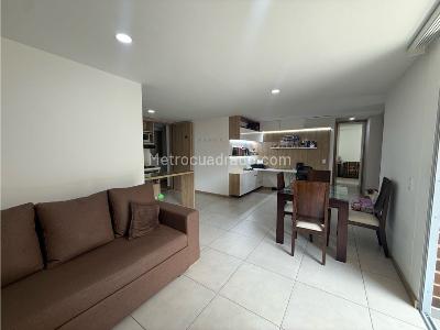 Apartamento de 3 alcobas en venta en Estadio, Medellín, 84 m² · foto 2 de 19