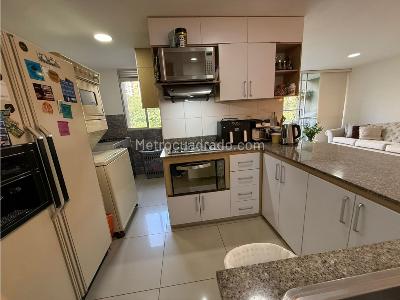 Apartamento de 3 alcobas en venta en San Jose, Sabaneta, 95 m² · foto 7 de 17