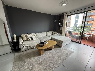 Apartamento de 3 alcobas en venta en Laureles, Medellín, 130 m² · foto 3 de 20