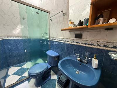 Apartamento de 3 alcobas en venta en Laureles, Medellín, 130 m² · foto 12 de 20