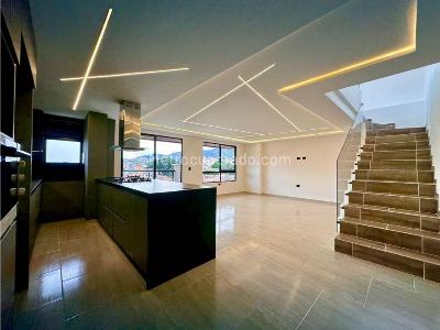 Apartamento de 4 alcobas en venta en Belen, Medellín, 200 m² · foto 2 de 20