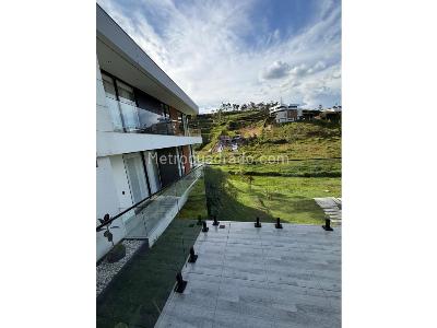 Casa de 5 alcobas en venta en Rionegro, Rionegro, 2000 m² · foto 2 de 20