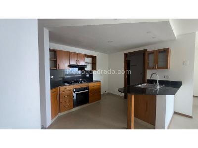 Apartamento de 3 alcobas en venta en Las Lomitas, Sabaneta, 110 m² · foto 2 de 20