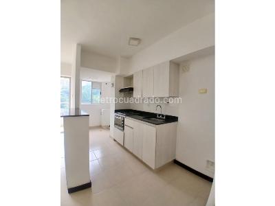 Apartamento de 3 alcobas en venta en Sabaneta, Sabaneta, 68 m² · foto 2 de 15