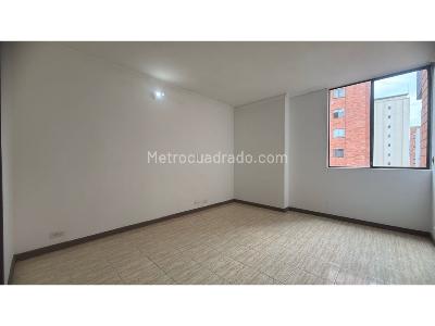 Apartamento de 2 alcobas en venta en Loma De Los Bernal, Medellín, 75 m² · foto 4 de 14