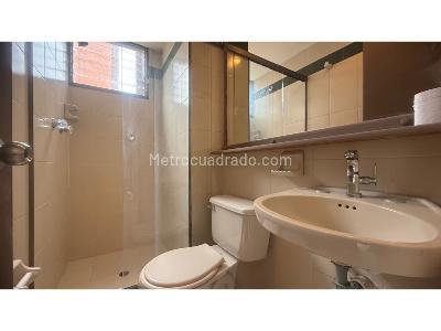 Apartamento de 2 alcobas en venta en Loma De Los Bernal, Medellín, 75 m² · foto 8 de 14