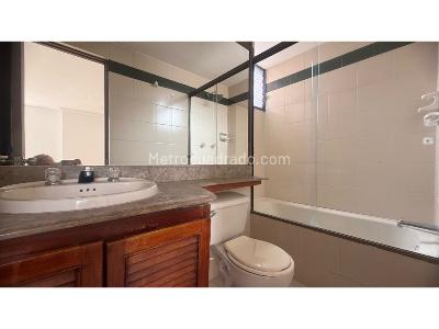 Apartamento de 2 alcobas en venta en Loma De Los Bernal, Medellín, 75 m² · foto 9 de 14