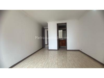 Apartamento de 2 alcobas en venta en Loma De Los Bernal, Medellín, 75 m² · foto 10 de 14