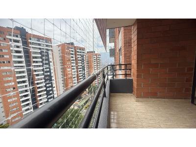 Apartamento de 2 alcobas en venta en Loma De Los Bernal, Medellín, 75 m² · foto 12 de 14
