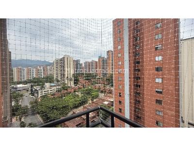 Apartamento de 2 alcobas en venta en Loma De Los Bernal, Medellín, 75 m² · foto 13 de 14