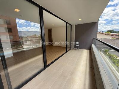 Apartamento de 3 alcobas en venta en Belen, Medellín, 108 m² · foto 2 de 13