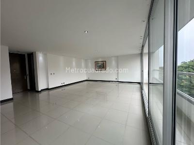 Apartamento de 4 alcobas en venta en Pance \ Comuna 22, Cali, 222 m² · foto 3 de 18