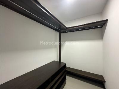 Apartamento de 4 alcobas en venta en Pance \ Comuna 22, Cali, 222 m² · foto 8 de 18