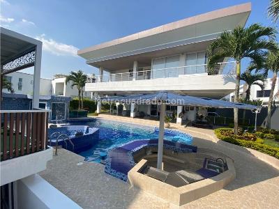 Casa de 4 alcobas en venta en Pance, Cali, 1070 m² · foto 2 de 13