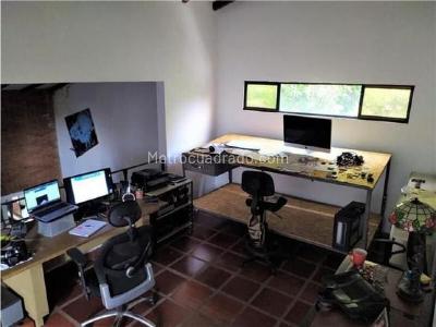 Casa de 5 alcobas en venta en Ciudad Jardin, Cali, 670 m² · foto 7 de 11