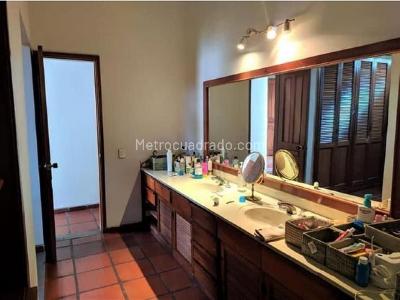 Casa de 5 alcobas en venta en Ciudad Jardin, Cali, 670 m² · foto 9 de 11