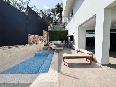 Casa de 4 alcobas en venta en Cristales, Cali, 510 m² · foto 2 de 20