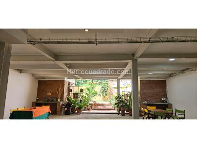 Casa de 5 alcobas en venta en Santa Teresita, Cali, 440 m² · foto 9 de 14