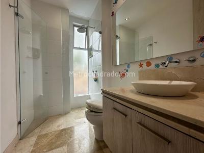 Apartamento de 3 alcobas en venta en Cristales, Cali, 202 m² · foto 16 de 20