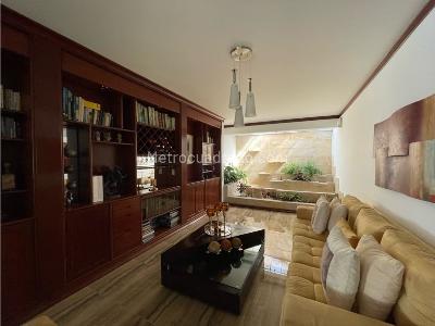 Casa de 5 alcobas en venta en Ciudad Jardin, Cali · foto 8 de 20