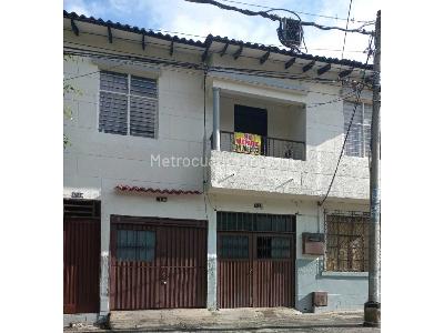 Casa de 5 alcobas en venta en Bretaña, Cali, 170 m² · foto 2 de 13
