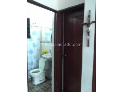 Casa de 5 alcobas en venta en Bretaña, Cali, 170 m² · foto 9 de 13
